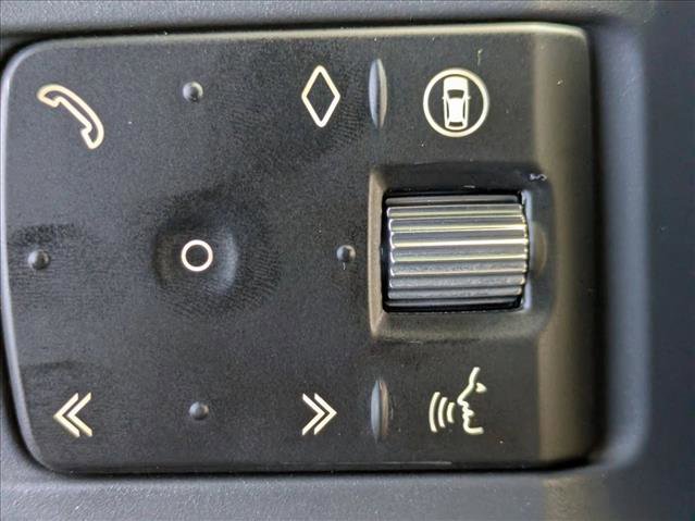 Used 2025 Land Rover Defender 110 S image 9