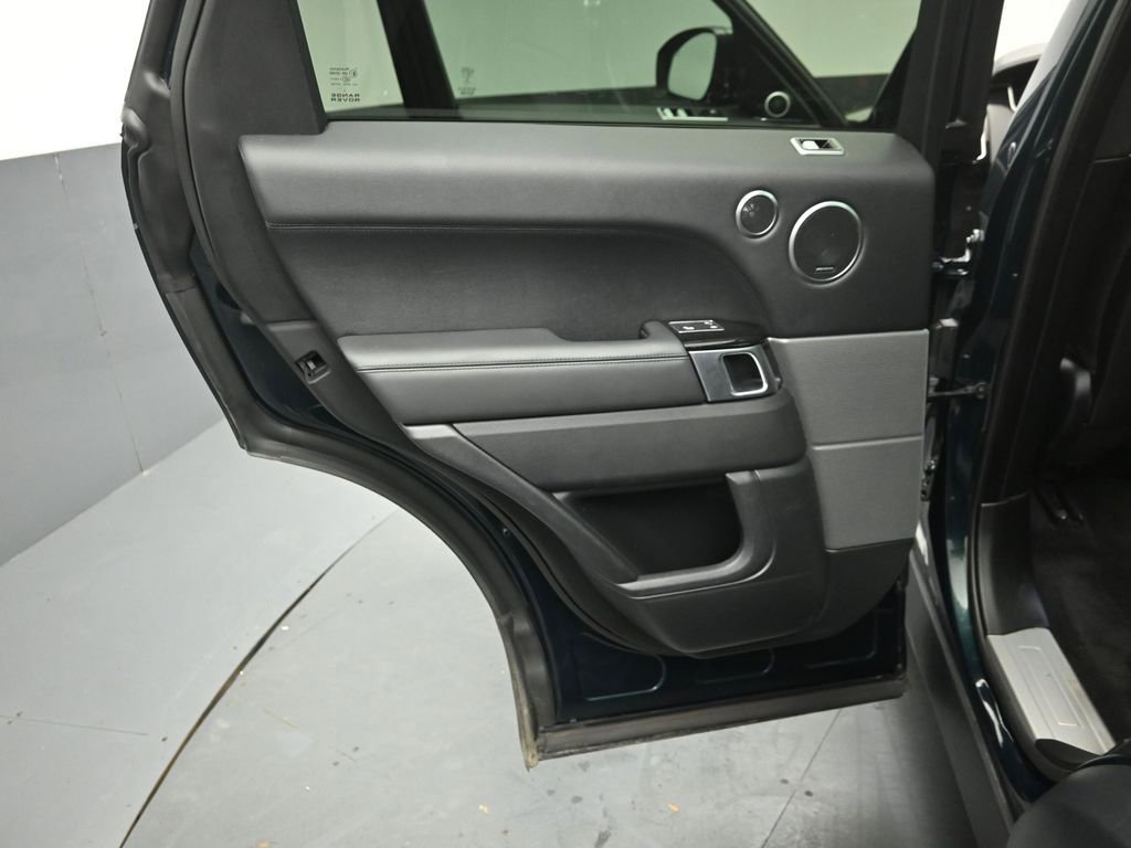Used 2020 Land Rover Range Rover Sport HSE image 24