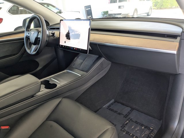 Used 2024 Tesla Model Y Long Range AWD/4WD image 20