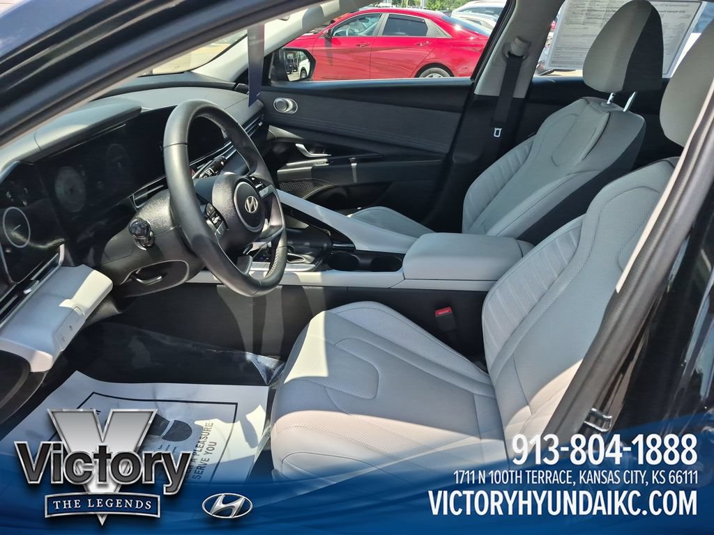 Used 2025 Hyundai Elantra Limited FWD image 9