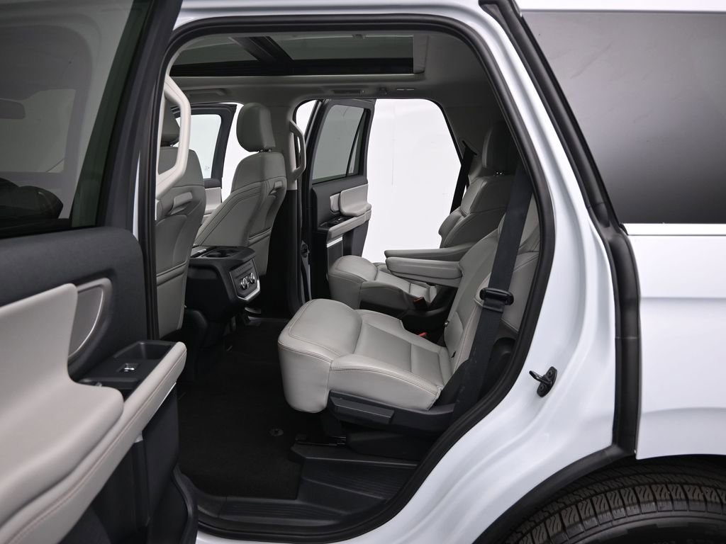 Certified 2025 Ford Expedition Active image 20