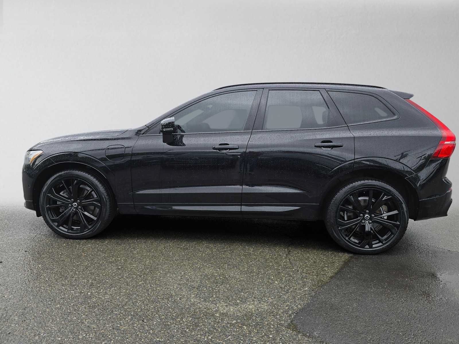 Used 2024 Volvo XC60 T8 Ultimate w/ Climate Package AWD/4WD image 7
