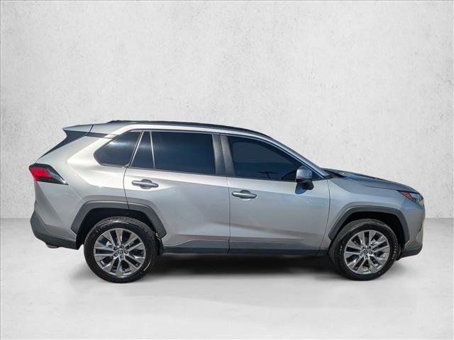 Used 2022 Toyota RAV4 XLE Premium FWD image 4