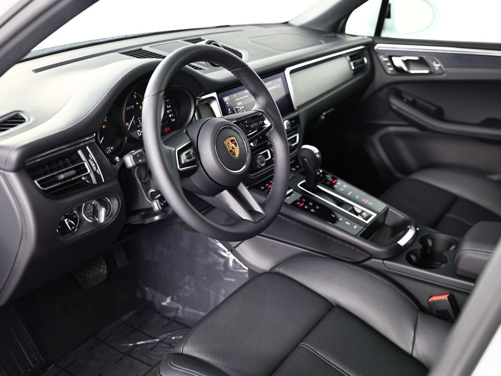 New 2026 Porsche Macan GTS AWD/4WD image 4