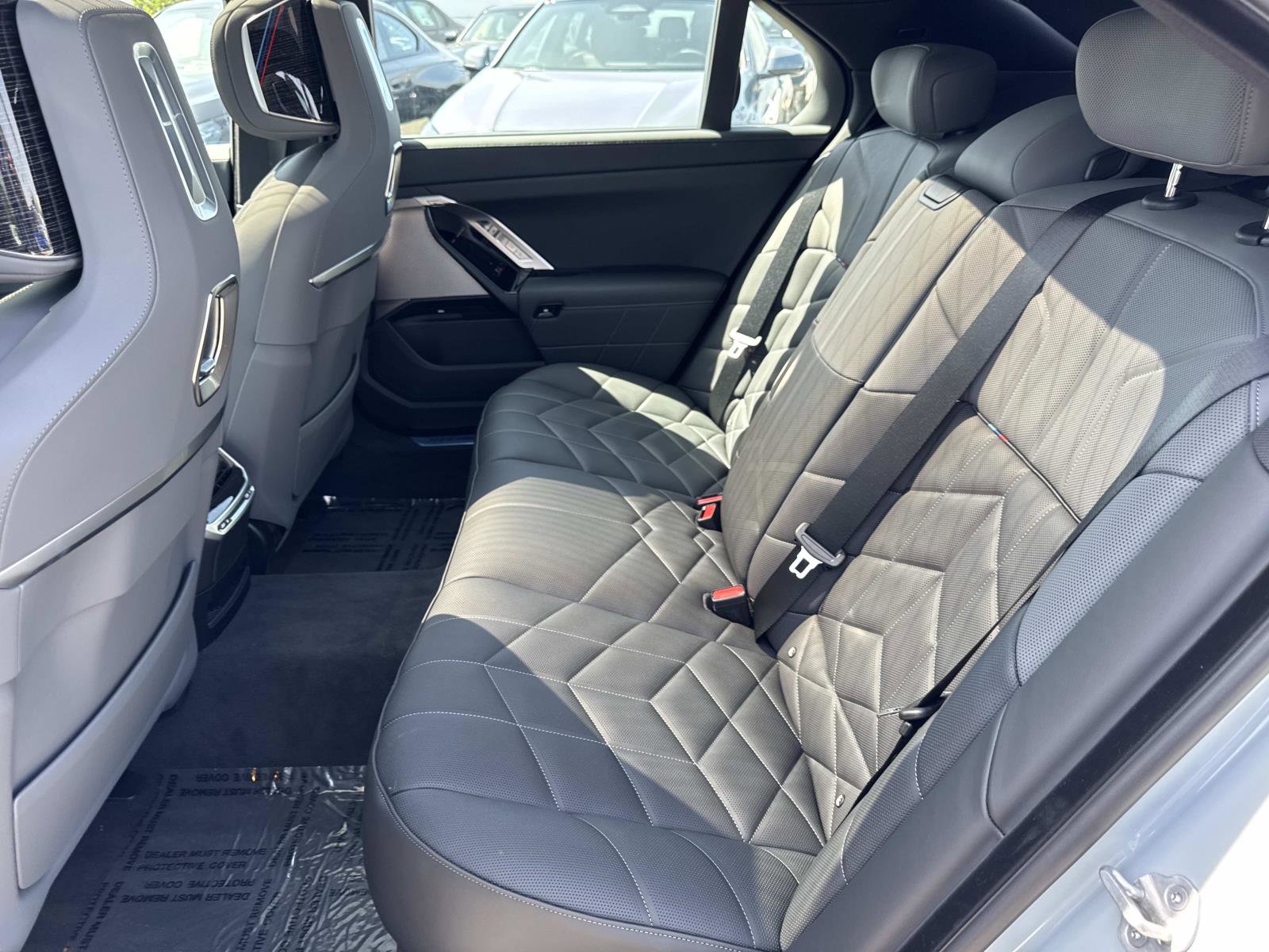 New 2025 BMW 740i w/ Executive Package image 9