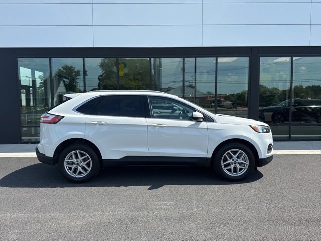 Used 2023 Ford Edge SEL w/ Convenience Package AWD/4WD image 2