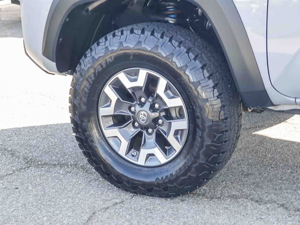 Used 2020 Toyota Tacoma TRD Off-Road w/ Technology Package image 9