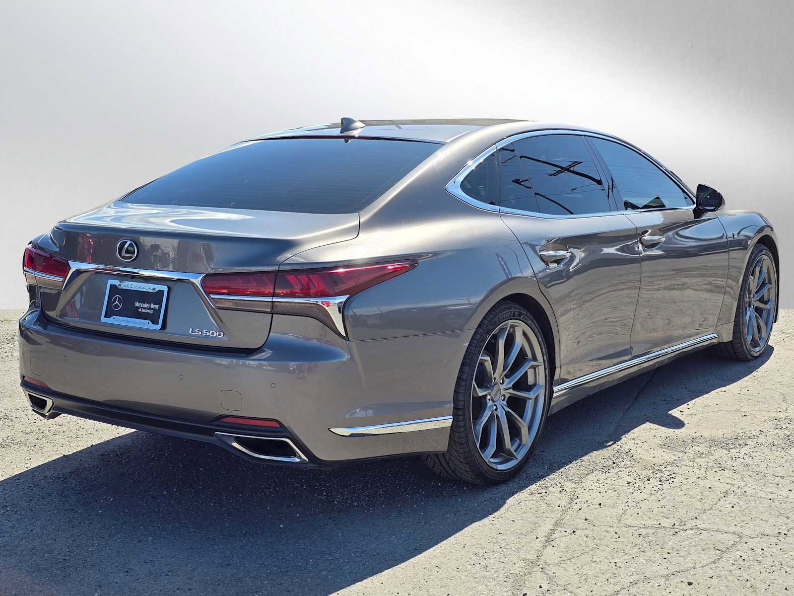 Used 2018 Lexus LS 500 w/ Accessory Package (Z2) image 7