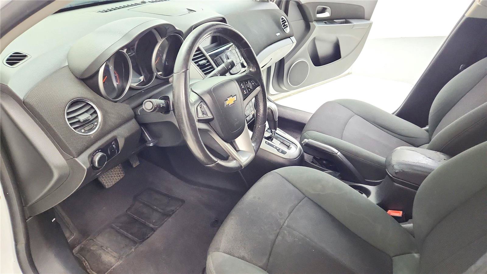 Used 2011 Chevrolet Cruze LT FWD image 13