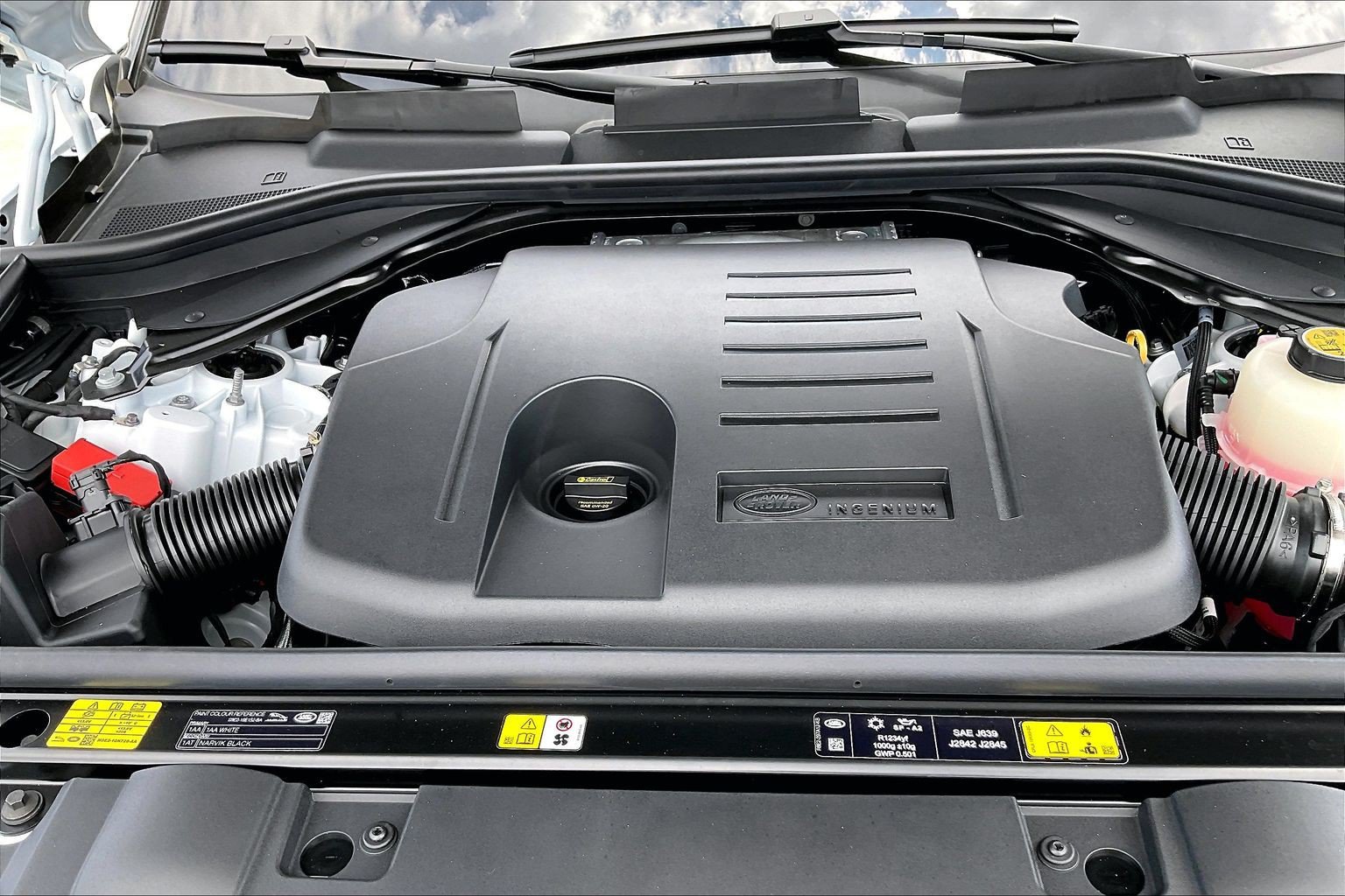 New 2026 Land Rover Range Rover Sport SE AWD/4WD image 17