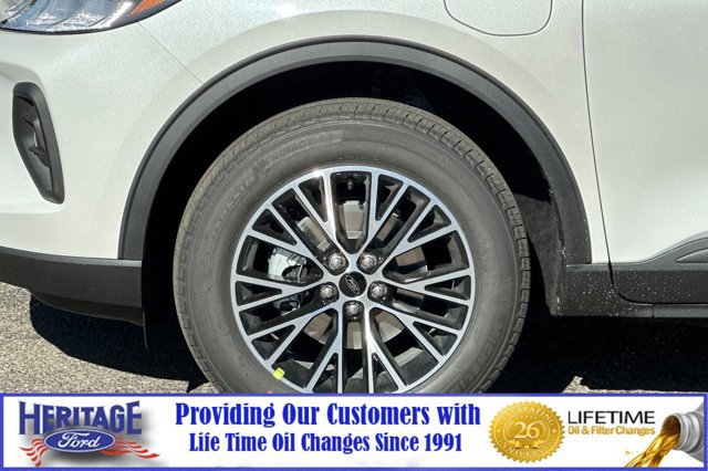 New 2025 Ford Escape SE w/ Class II Trailer Tow Package image 26