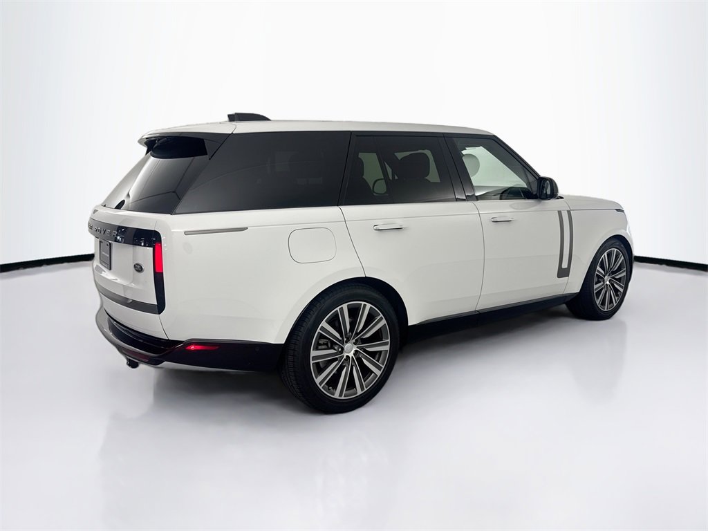 Used 2023 Land Rover Range Rover SE image 5
