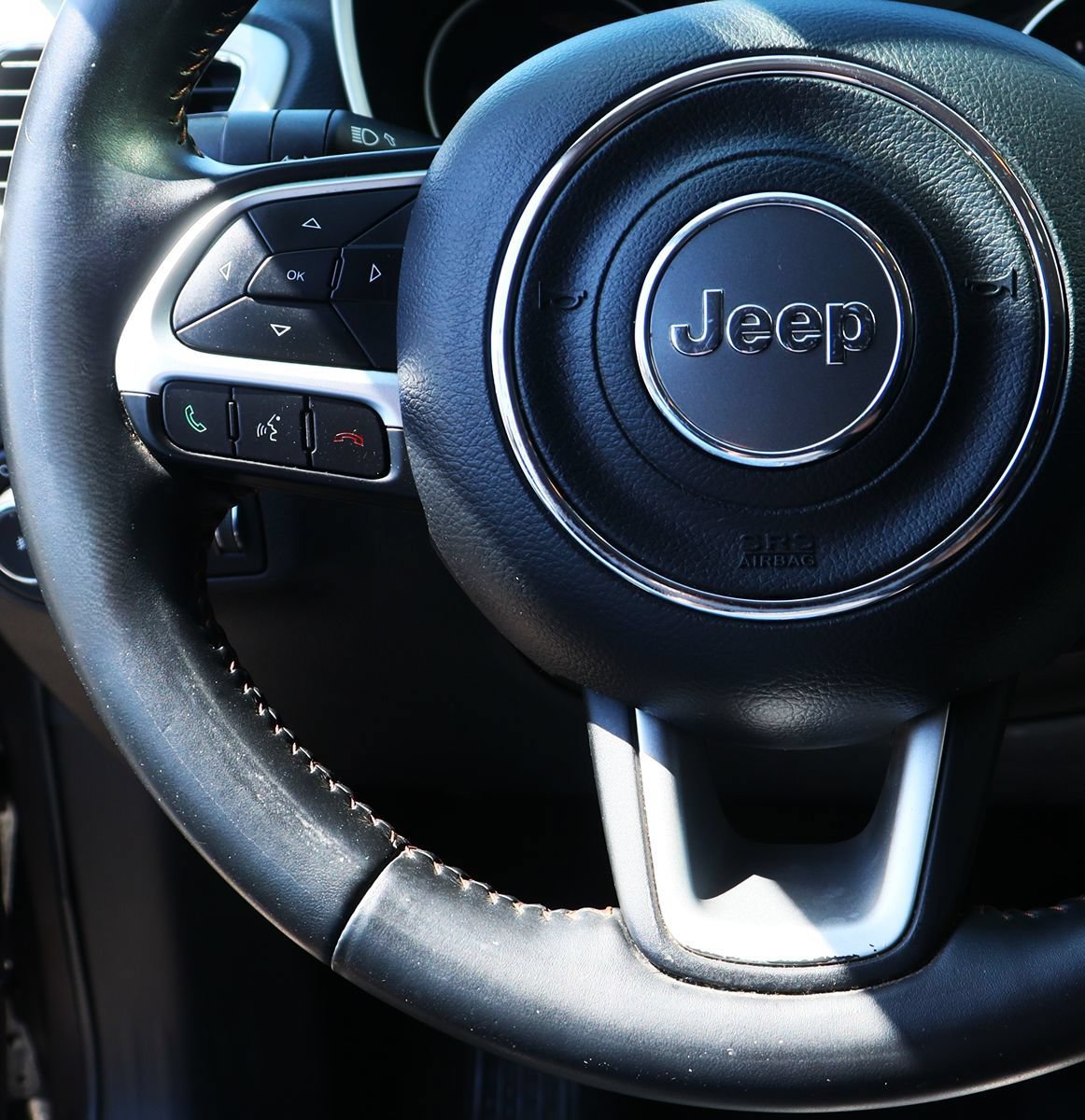 Used 2019 Jeep Compass Latitude FWD image 55