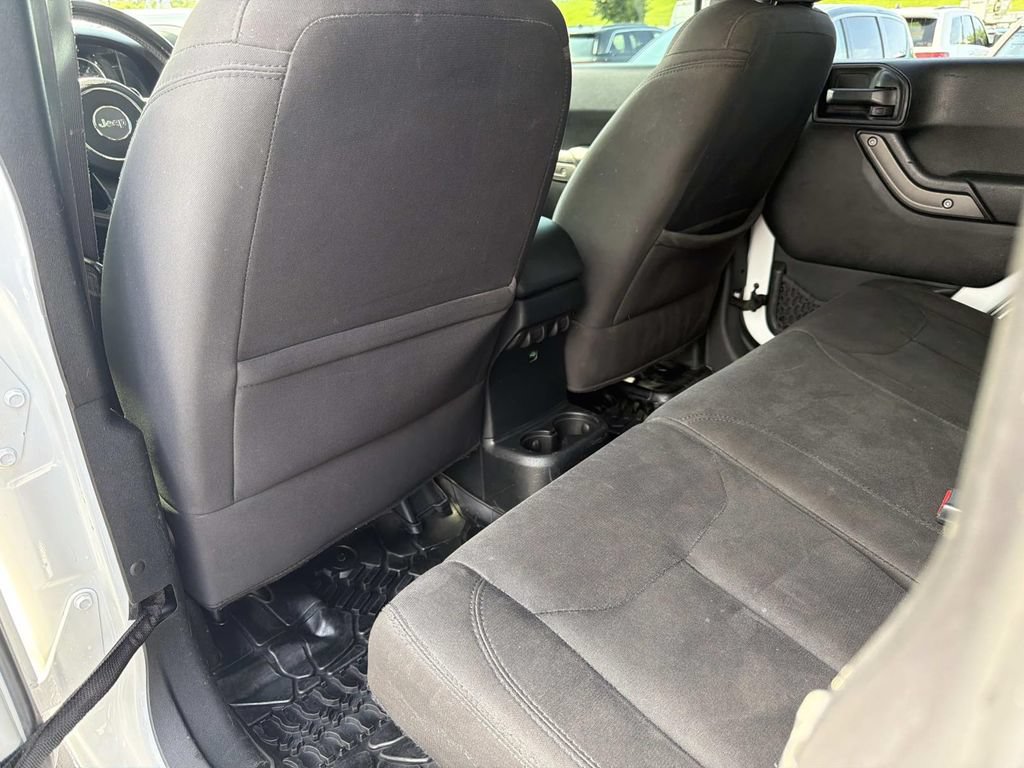 Used 2018 Jeep Wrangler Unlimited Sport S AWD/4WD image 16