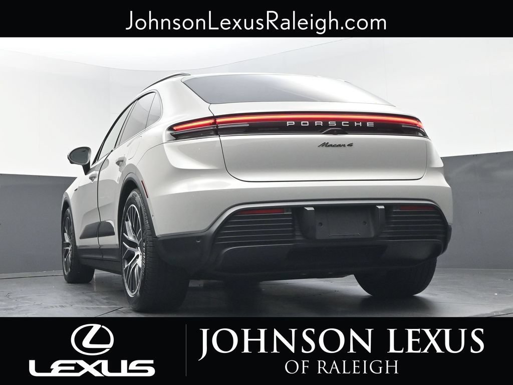 Used 2026 Porsche Macan 4 Electric AWD/4WD image 18