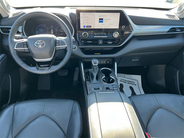 Used 2024 Toyota Highlander Platinum image 23