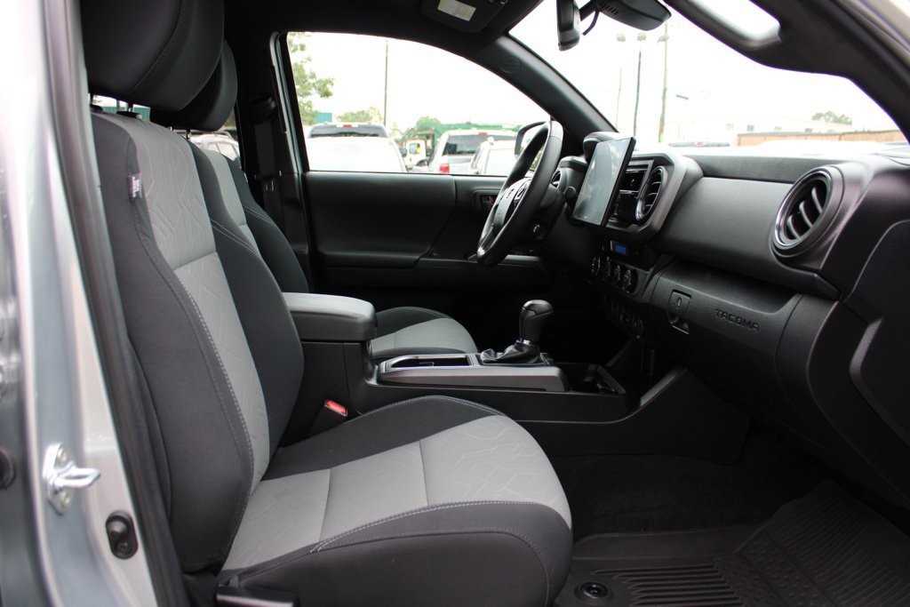 Used 2023 Toyota Tacoma TRD Off-Road AWD/4WD image 12