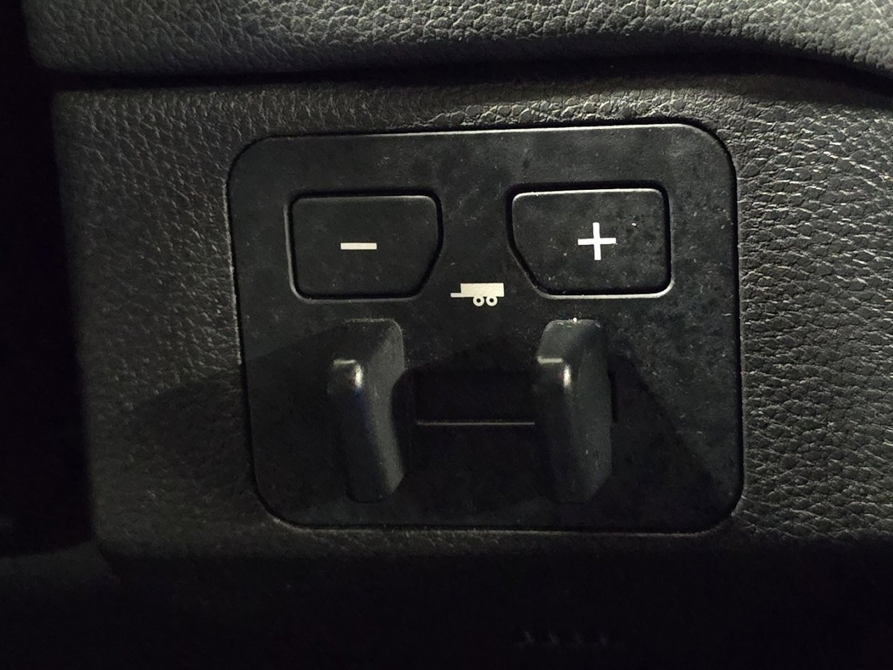 Used 2024 Toyota Tundra Limited image 8