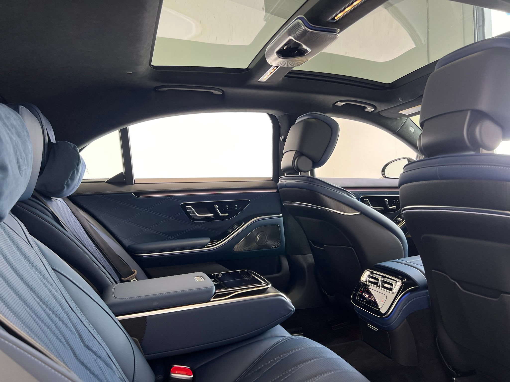 Used 2025 Mercedes-Benz S 63 AMG S image 27