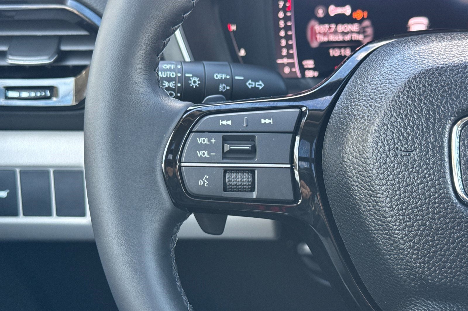 New 2026 Honda Pilot Touring image 17