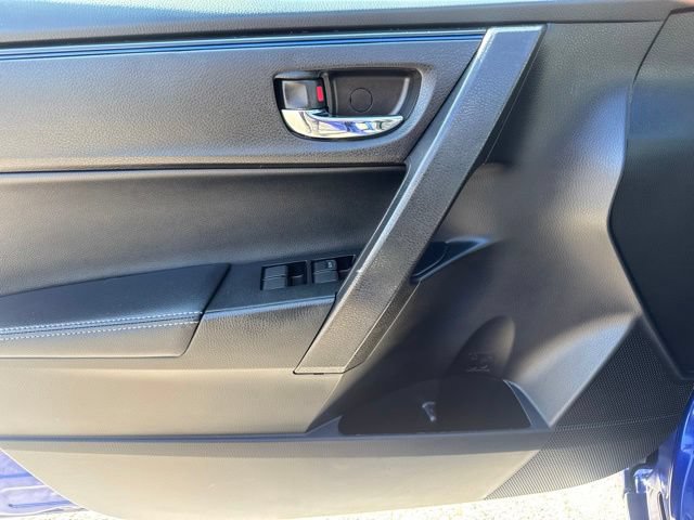 Used 2017 Toyota Corolla SE w/ Carpet Mat Package (TMS) FWD image 10