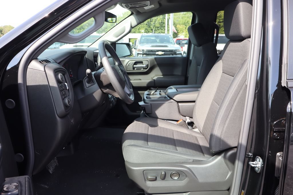 New 2026 Chevrolet Silverado 1500 Custom w/ Rally Edition AWD/4WD image 5