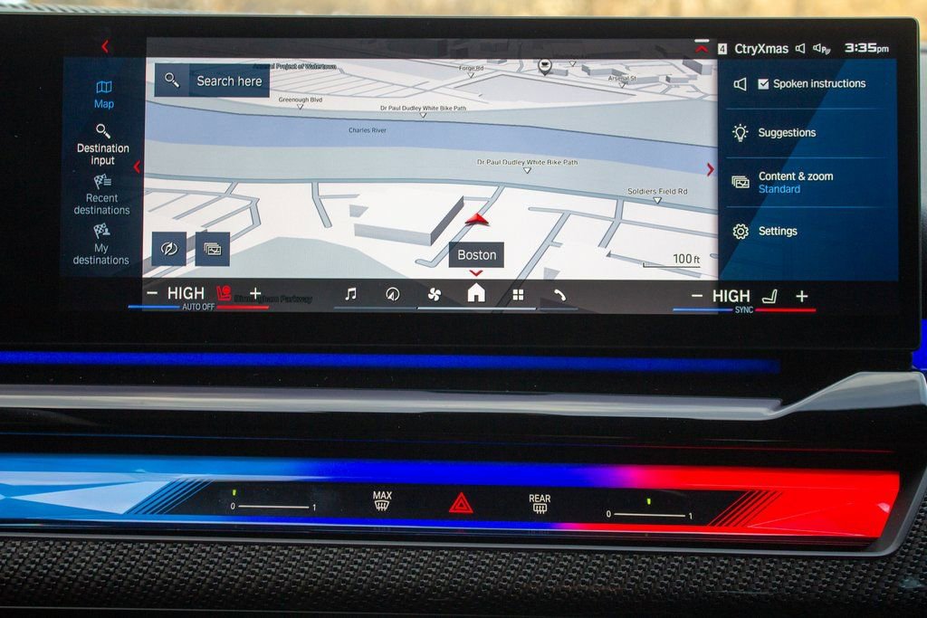 Used 2025 BMW M5 w/ Carbon Package image 17