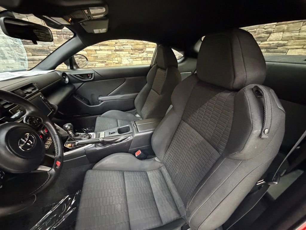 Used 2022 Toyota GR86 w/ ALL Weather Mat Package (TMS) image 12