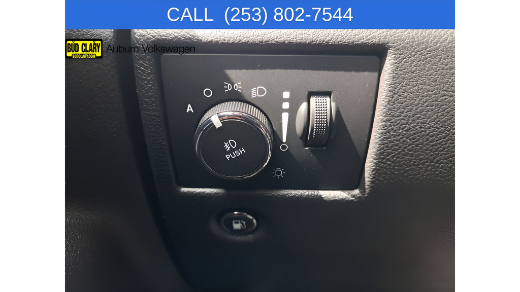 Used 2020 Jeep Grand Cherokee Laredo AWD/4WD image 22