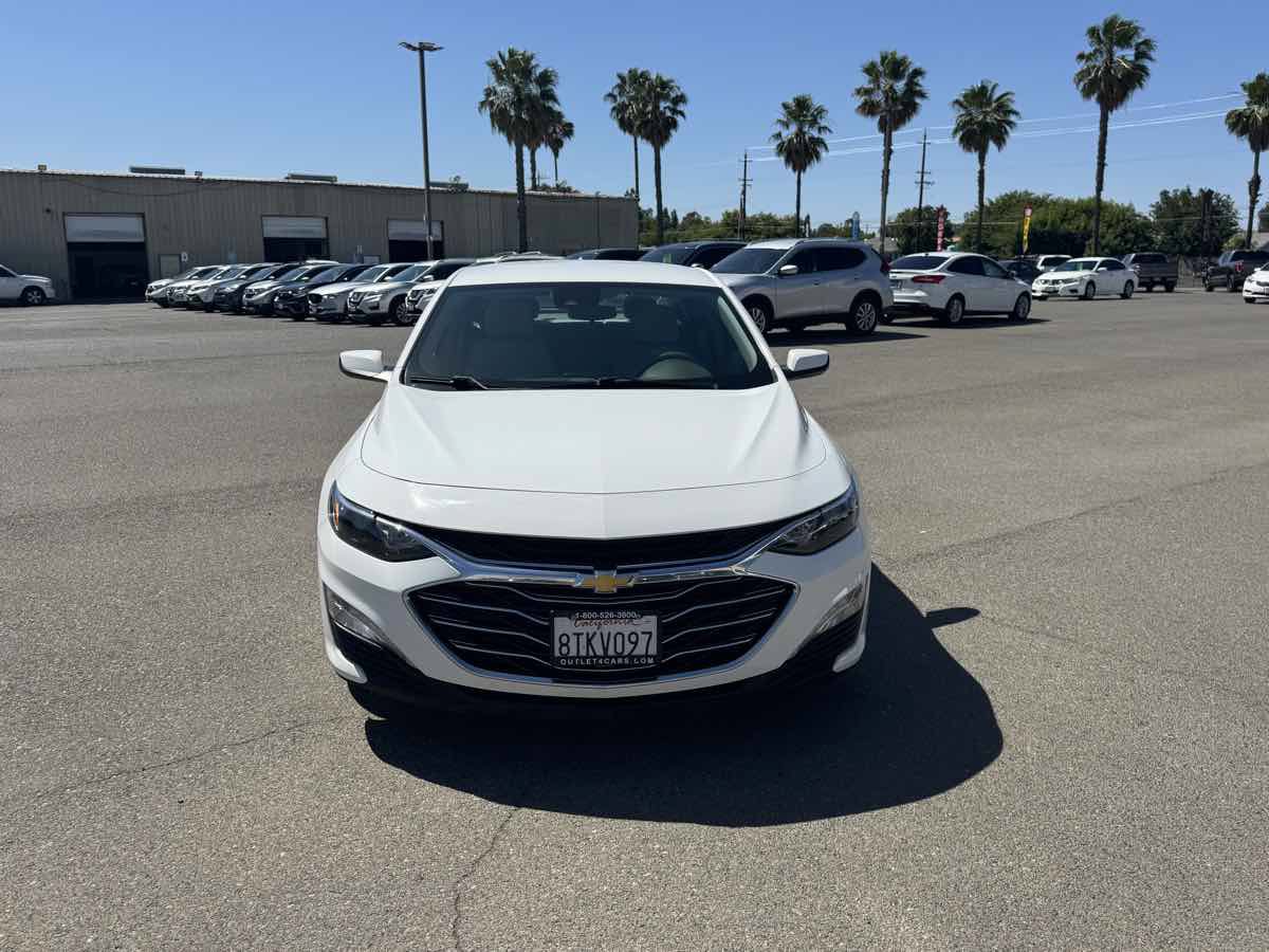Used 2021 Chevrolet Malibu LT FWD image 4