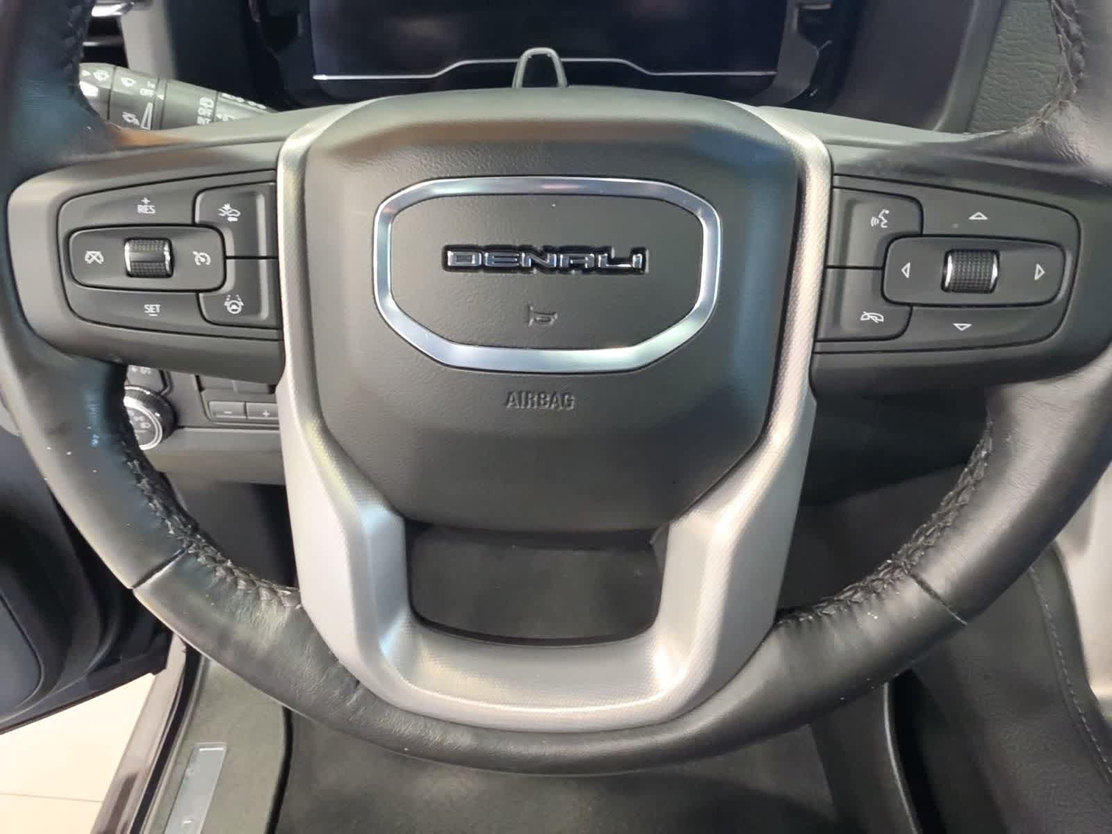 Used 2024 GMC Yukon XL Denali w/ Denali Reserve Package AWD/4WD image 23