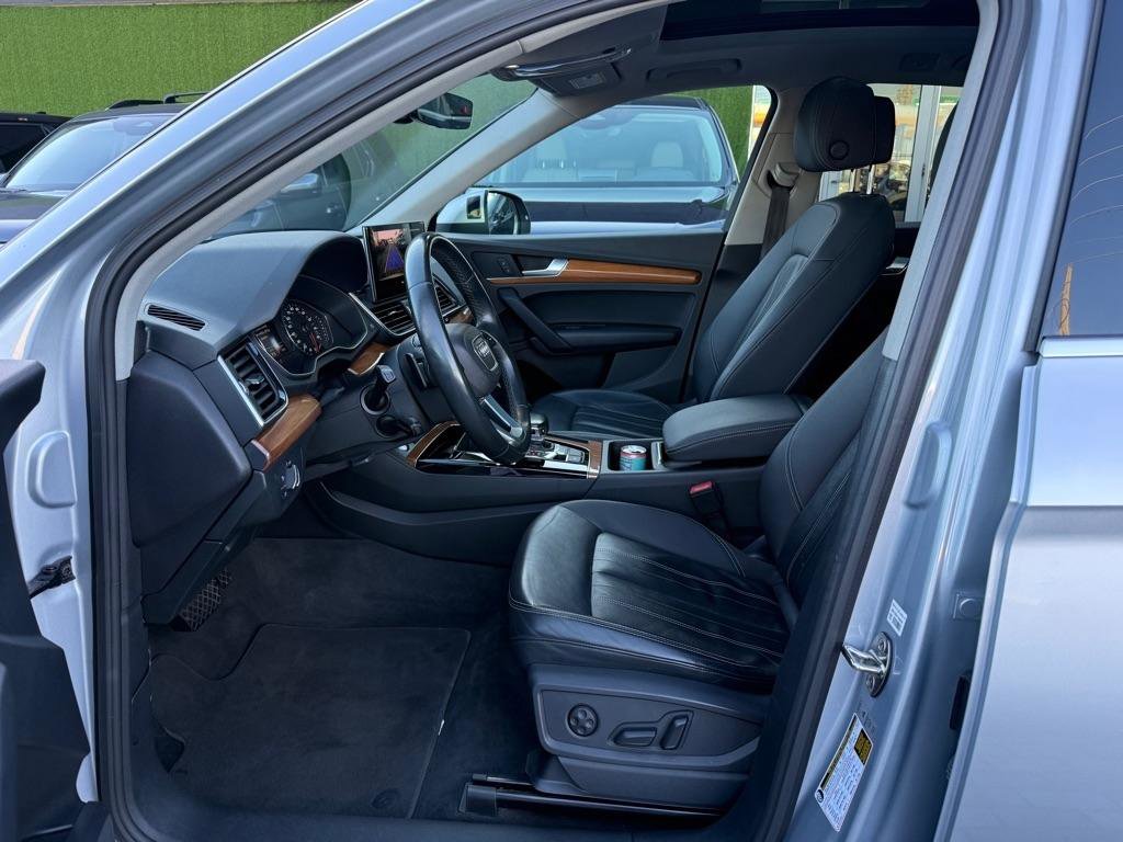 Used 2021 Audi Q5 2.0T Premium w/ Convenience Package AWD/4WD image 28