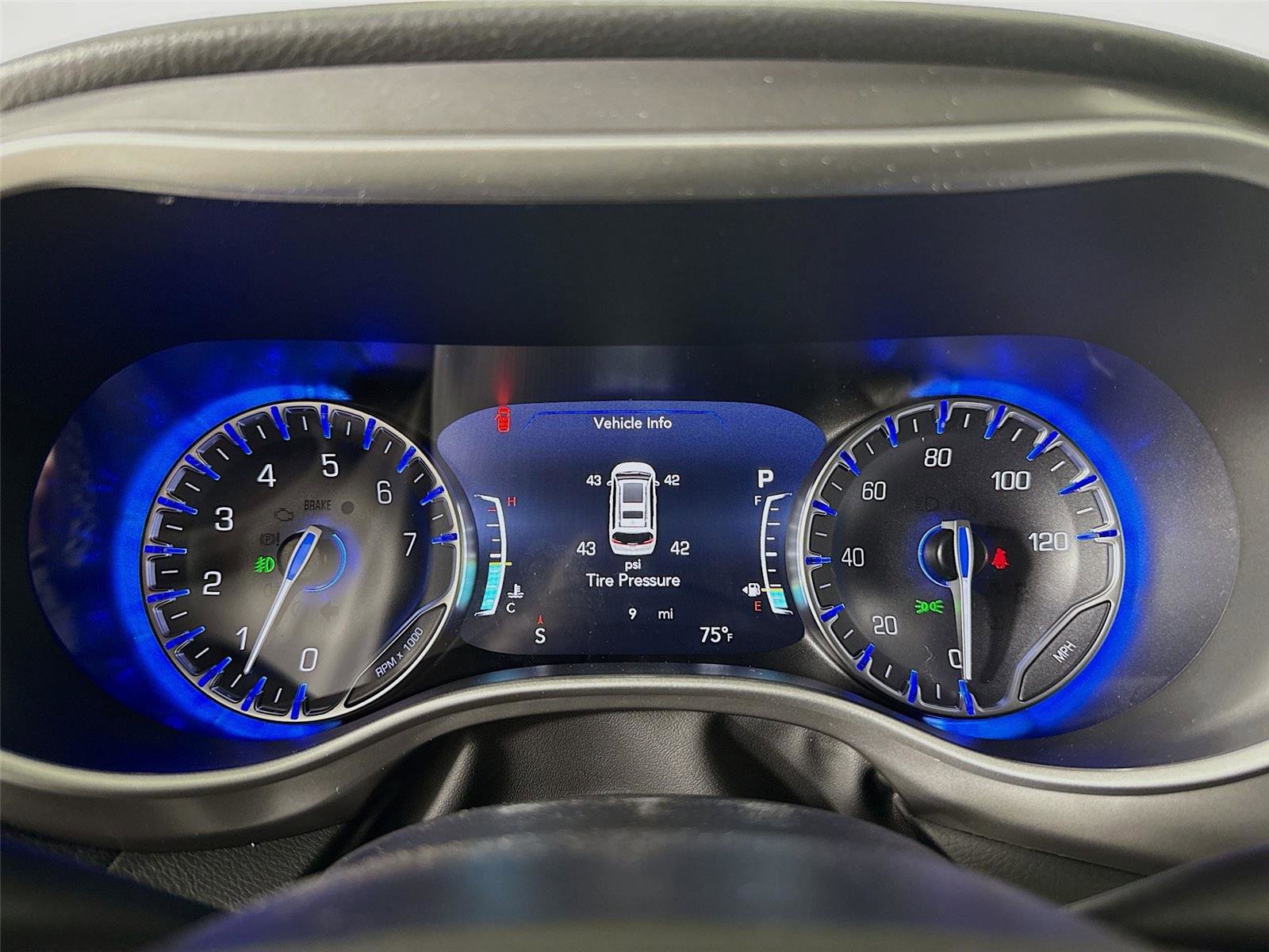 New 2026 Chrysler Pacifica Select image 13