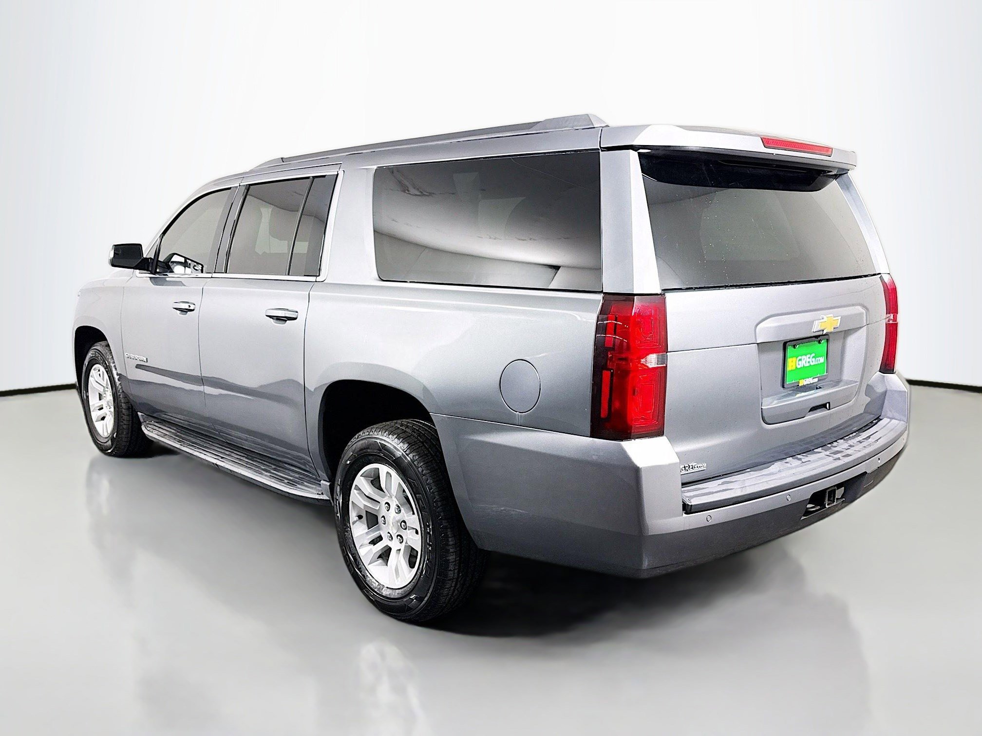 Used 2019 Chevrolet Suburban LT image 7