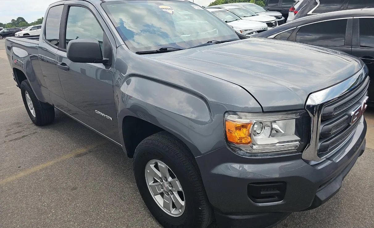 Used 2019 GMC Canyon W/T w/ Convenience Package RWD image 2