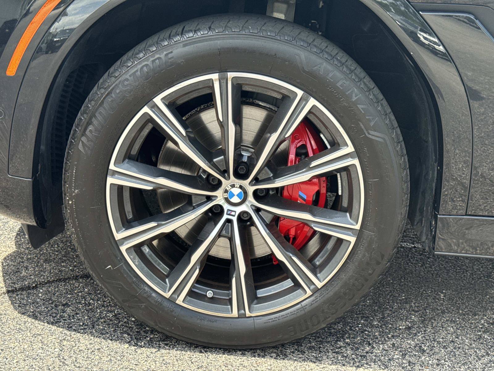Certified 2023 BMW X6 xDrive40i w/ M Sport Package AWD/4WD image 17
