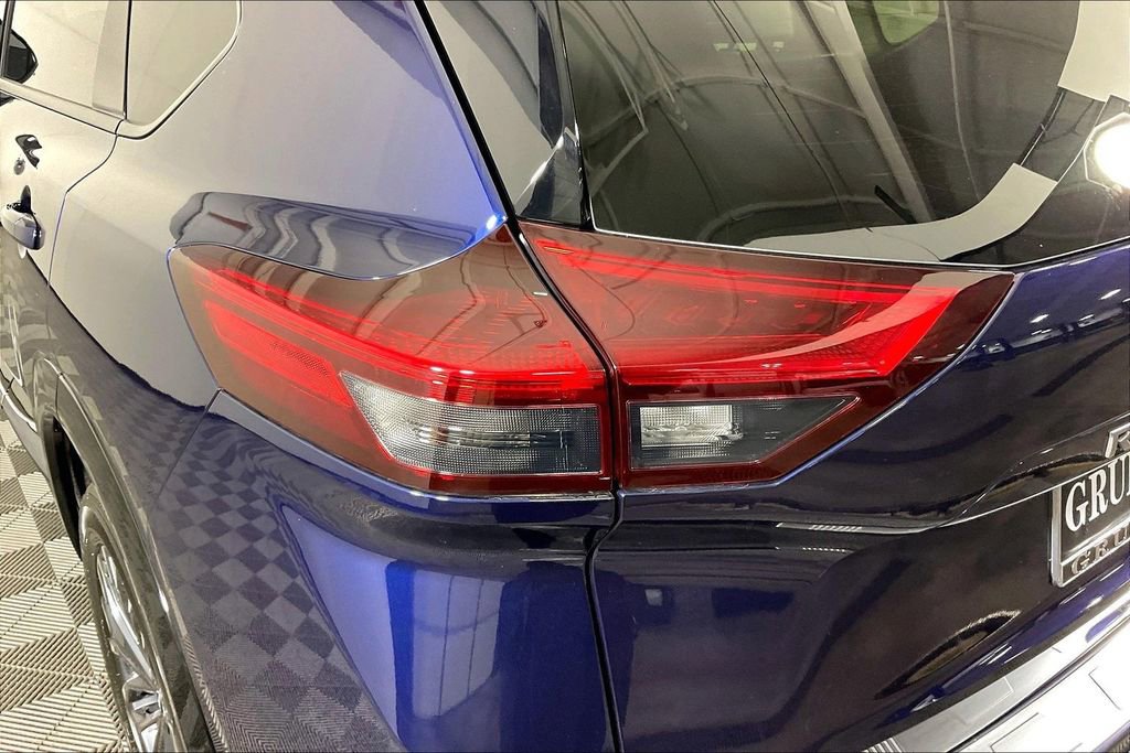 Used 2025 Nissan Rogue Platinum w/ Platinum Premium Package image 41