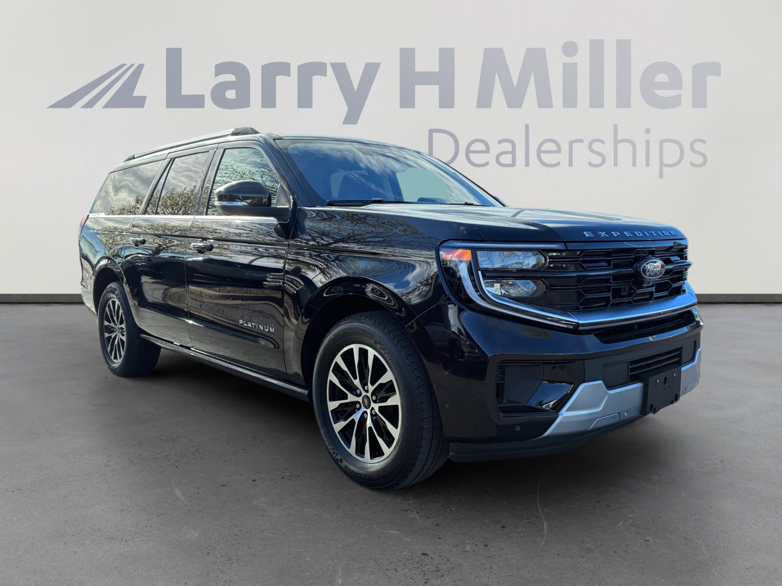 Used 2025 Ford Expedition Max Platinum AWD/4WD image 7