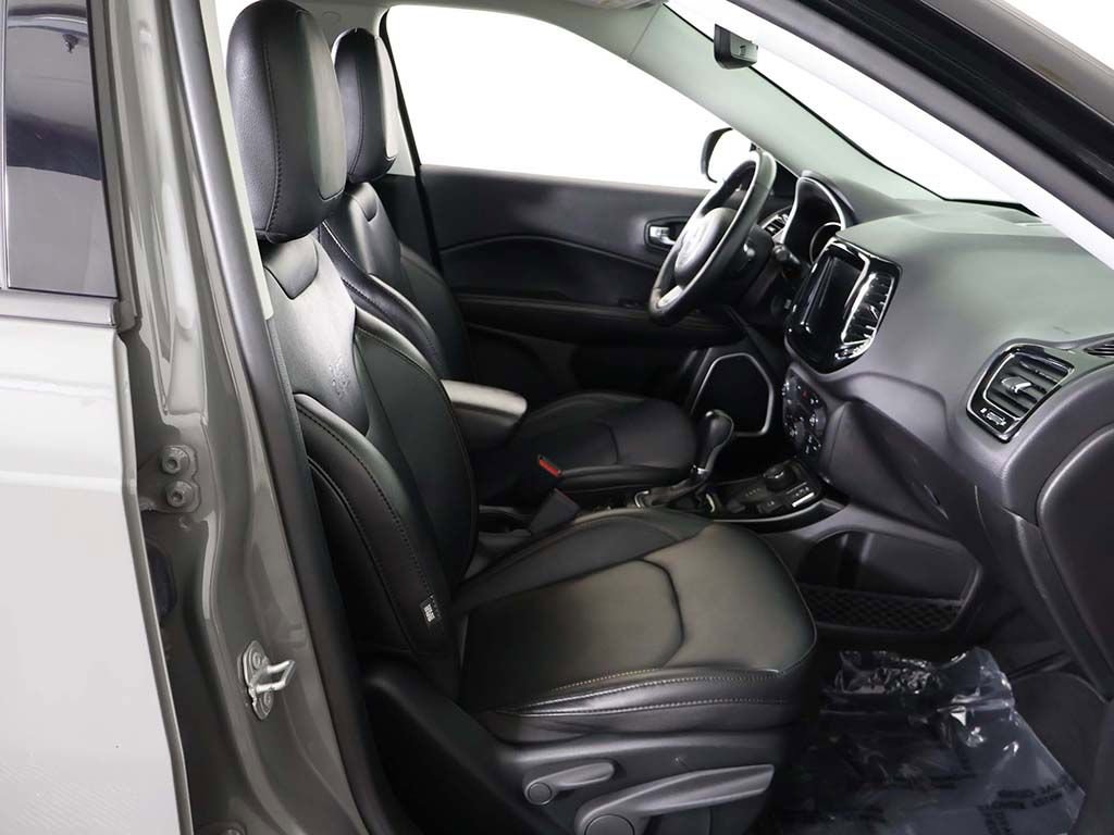 Used 2020 Jeep Compass Limited image 28