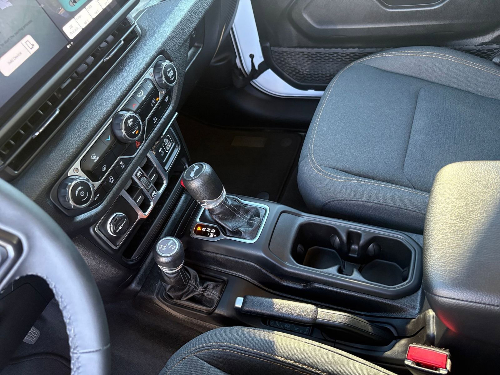 Used 2025 Jeep Wrangler Sport S image 40