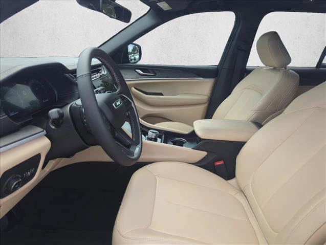 Used 2025 Jeep Grand Cherokee Limited RWD image 16