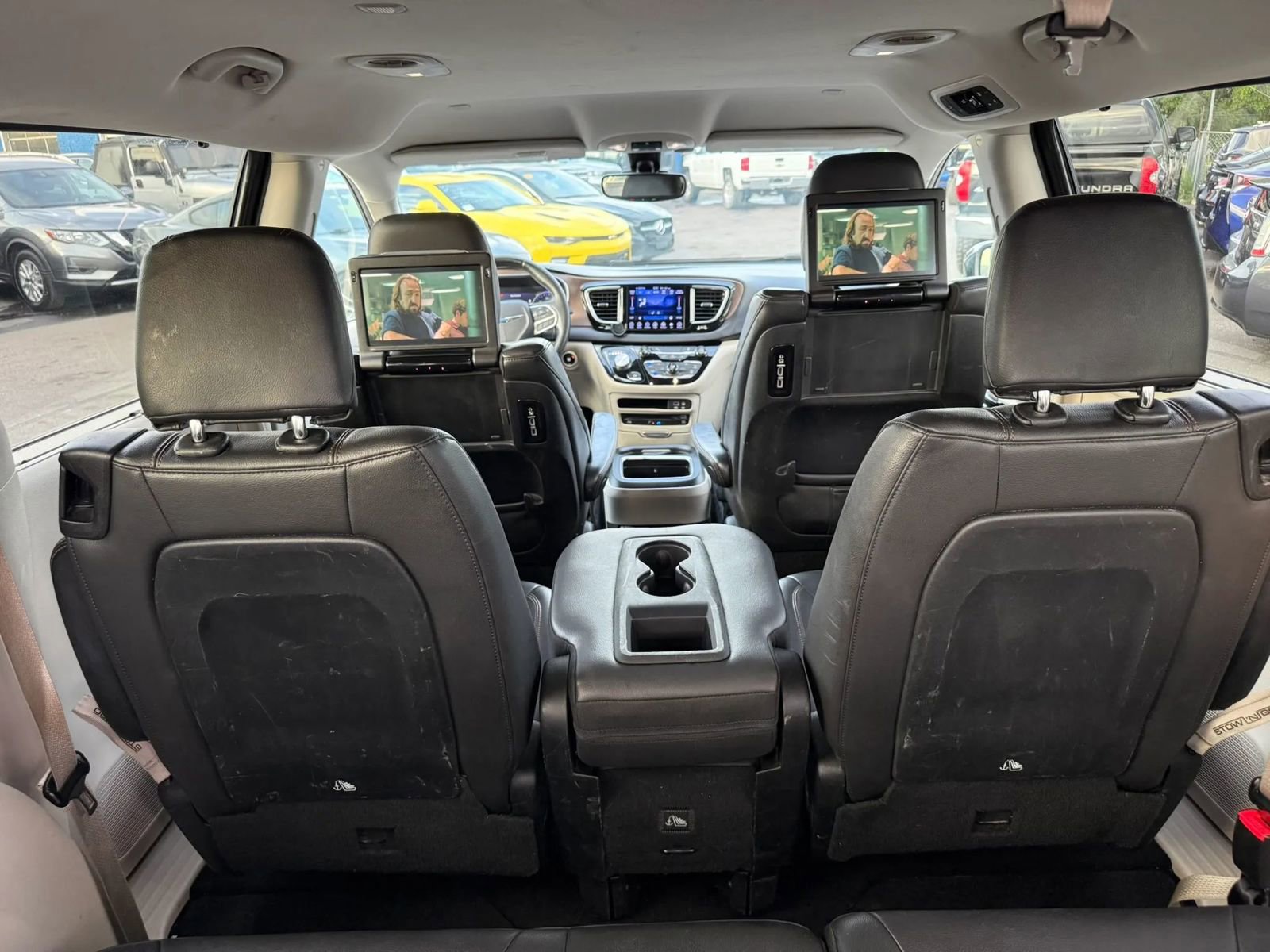 Used 2017 Chrysler Pacifica Touring-L Plus FWD image 14