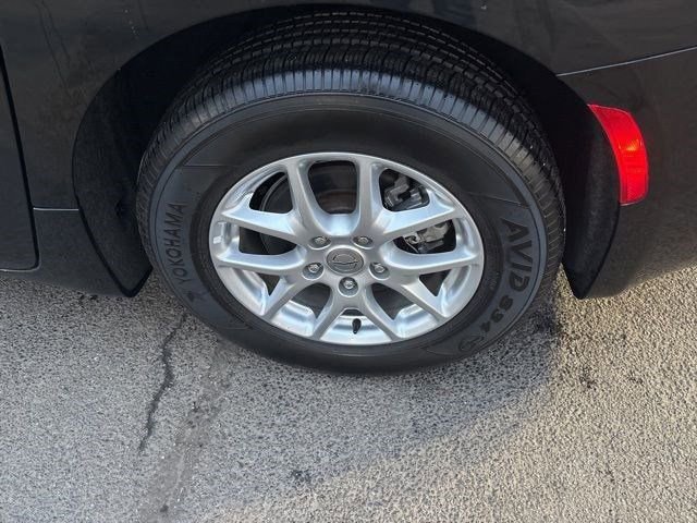 Used 2023 Chrysler Pacifica Touring-L image 44