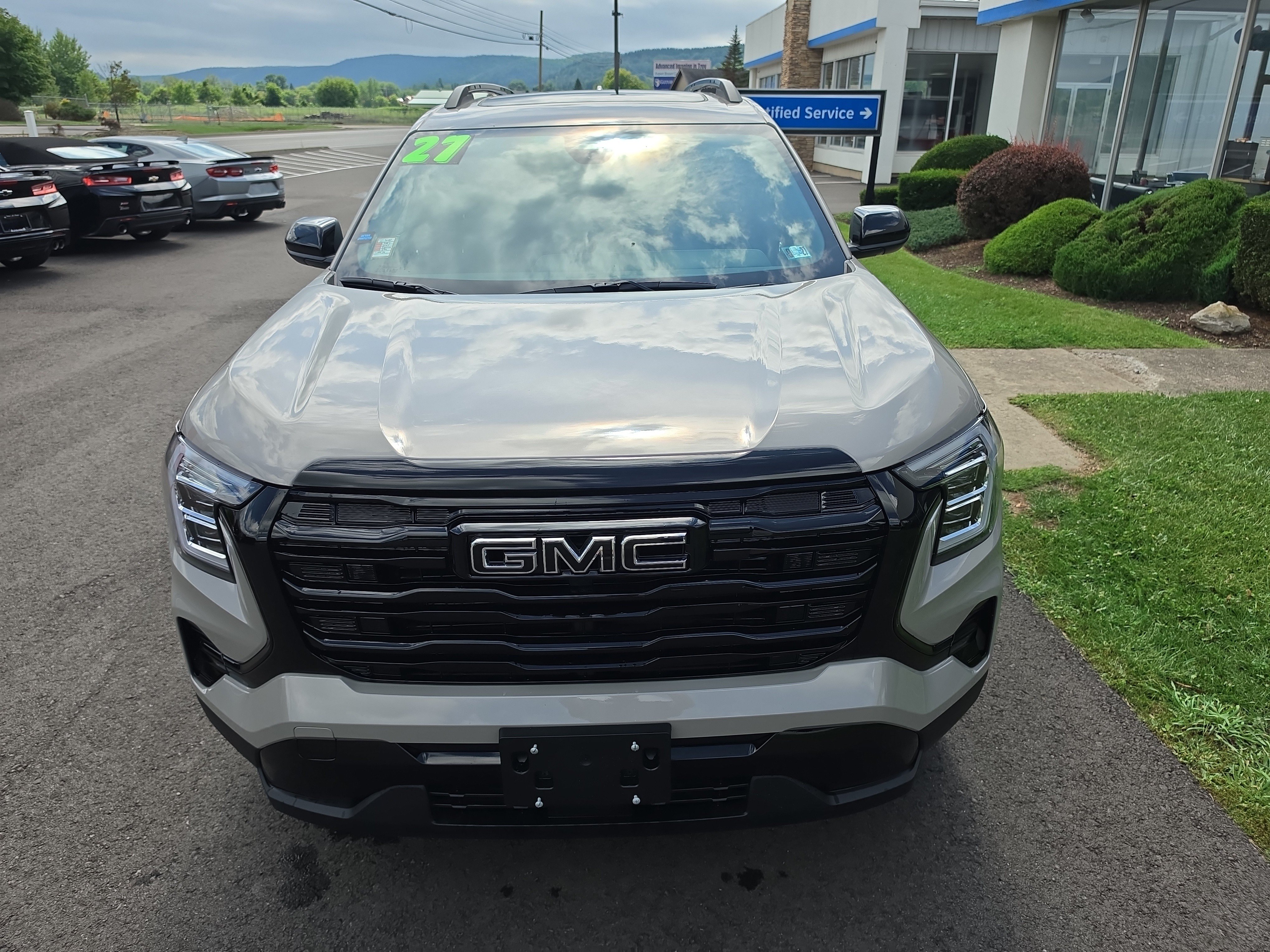 New 2027 GMC Terrain Elevation w/ Elevation Premium Package AWD/4WD image 9