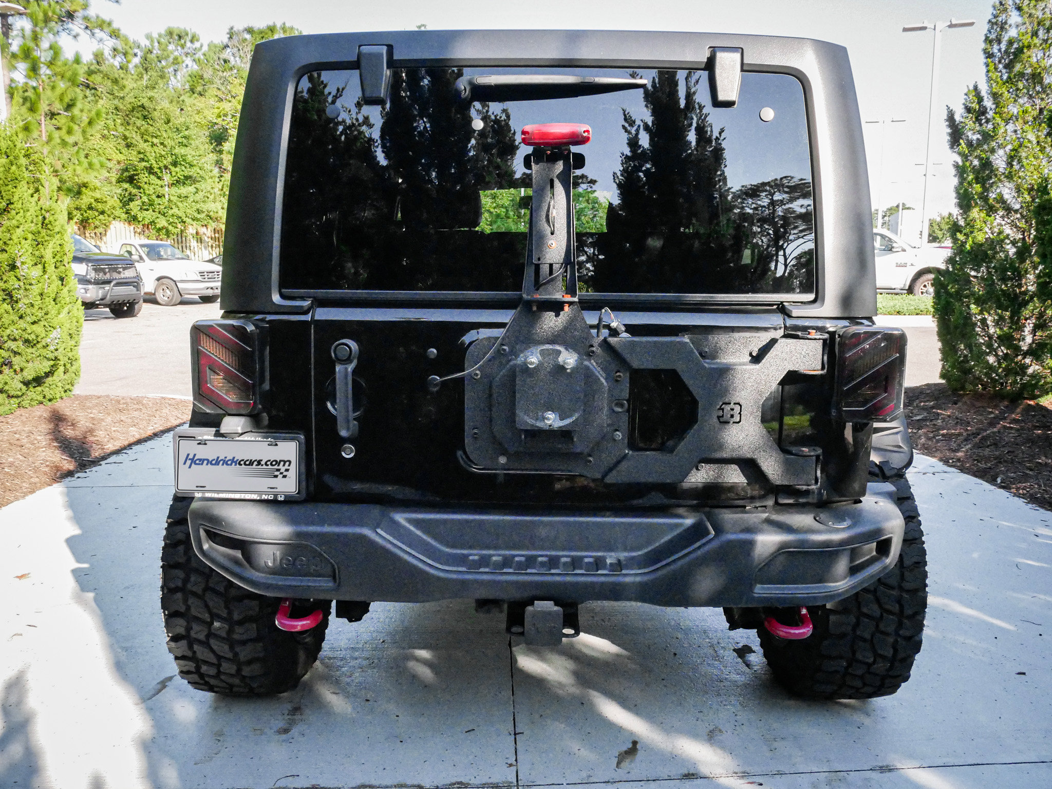 Used 2015 Jeep Wrangler Unlimited Rubicon AWD/4WD image 9