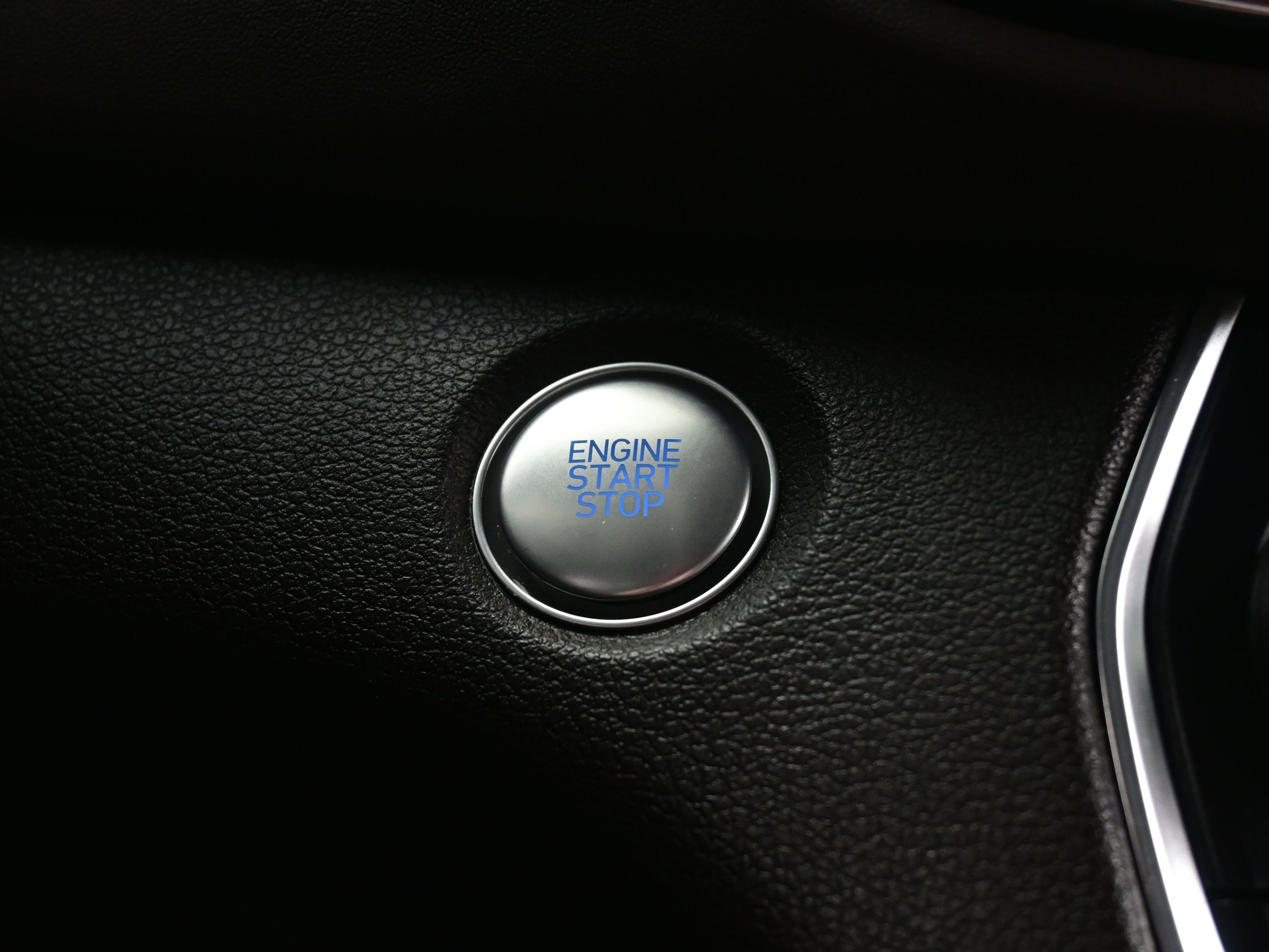 Used 2020 Hyundai Santa Fe SEL FWD image 23