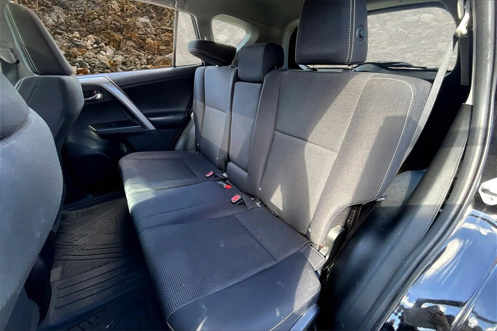 Used 2018 Toyota RAV4 XLE image 22
