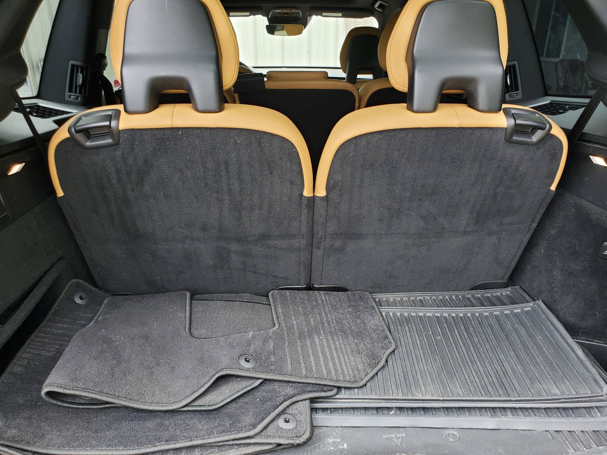 Used 2017 Volvo XC90 T6 Momentum w/ Vision Package AWD/4WD image 34