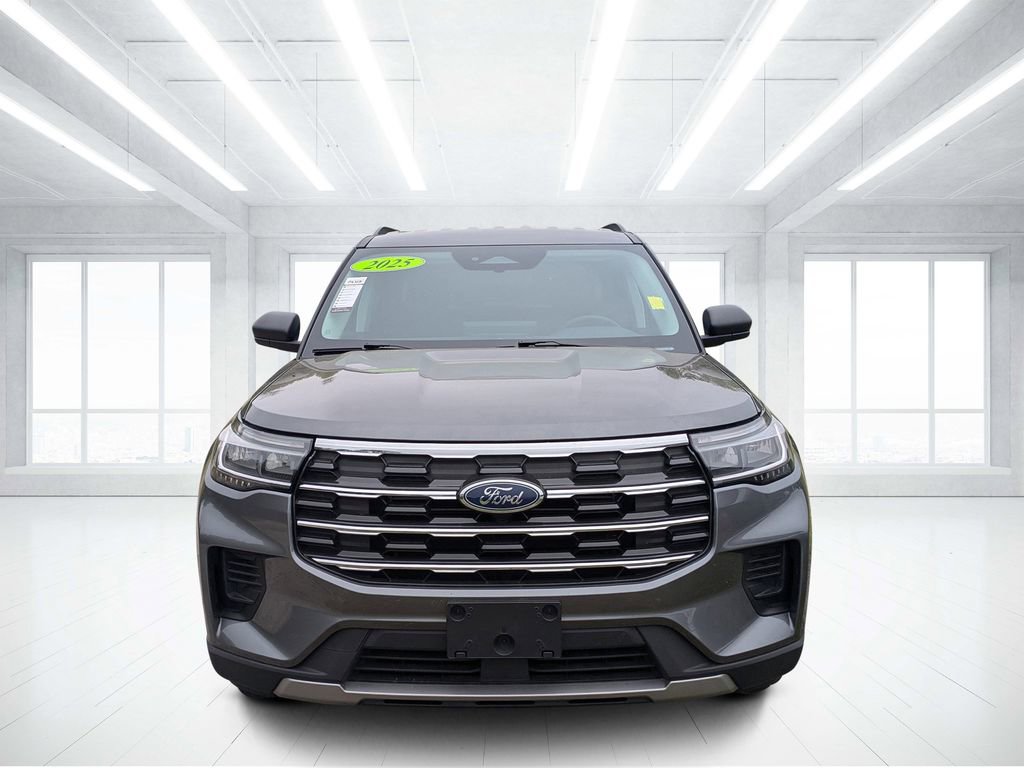 Used 2025 Ford Explorer Active image 8