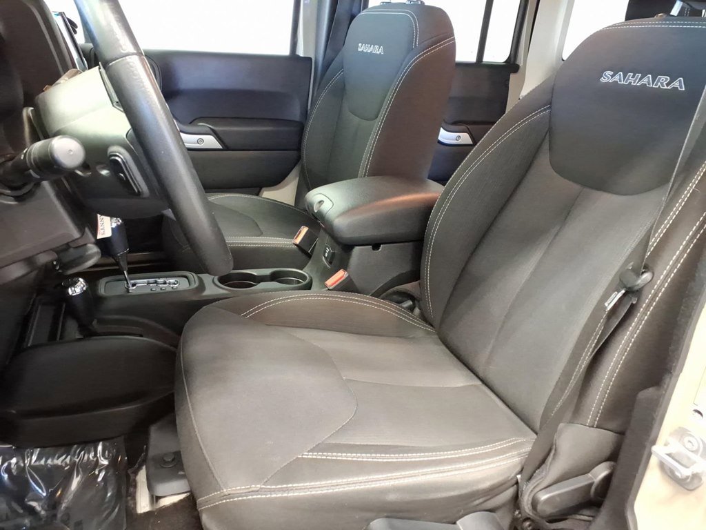 Used 2018 Jeep Wrangler Unlimited Sahara w/ Dual Top Group image 15